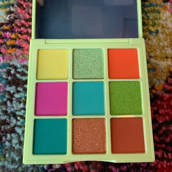 Assorted eyeshadows - Picture 6 of 6